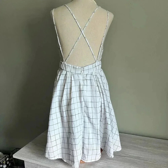 HYFVE Fit & Flare Dress Size Medium - Picture 3 of 8